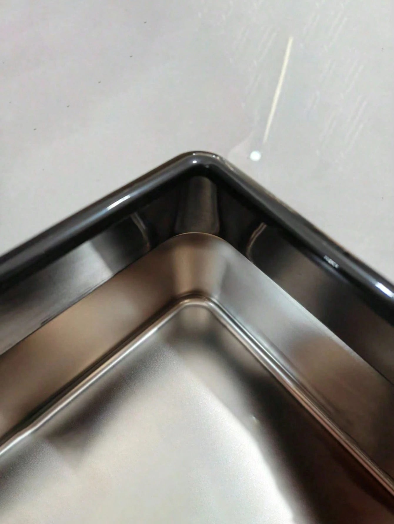 Stainless Steel Semi-Enclosed Cat Litter Box with Scoop
