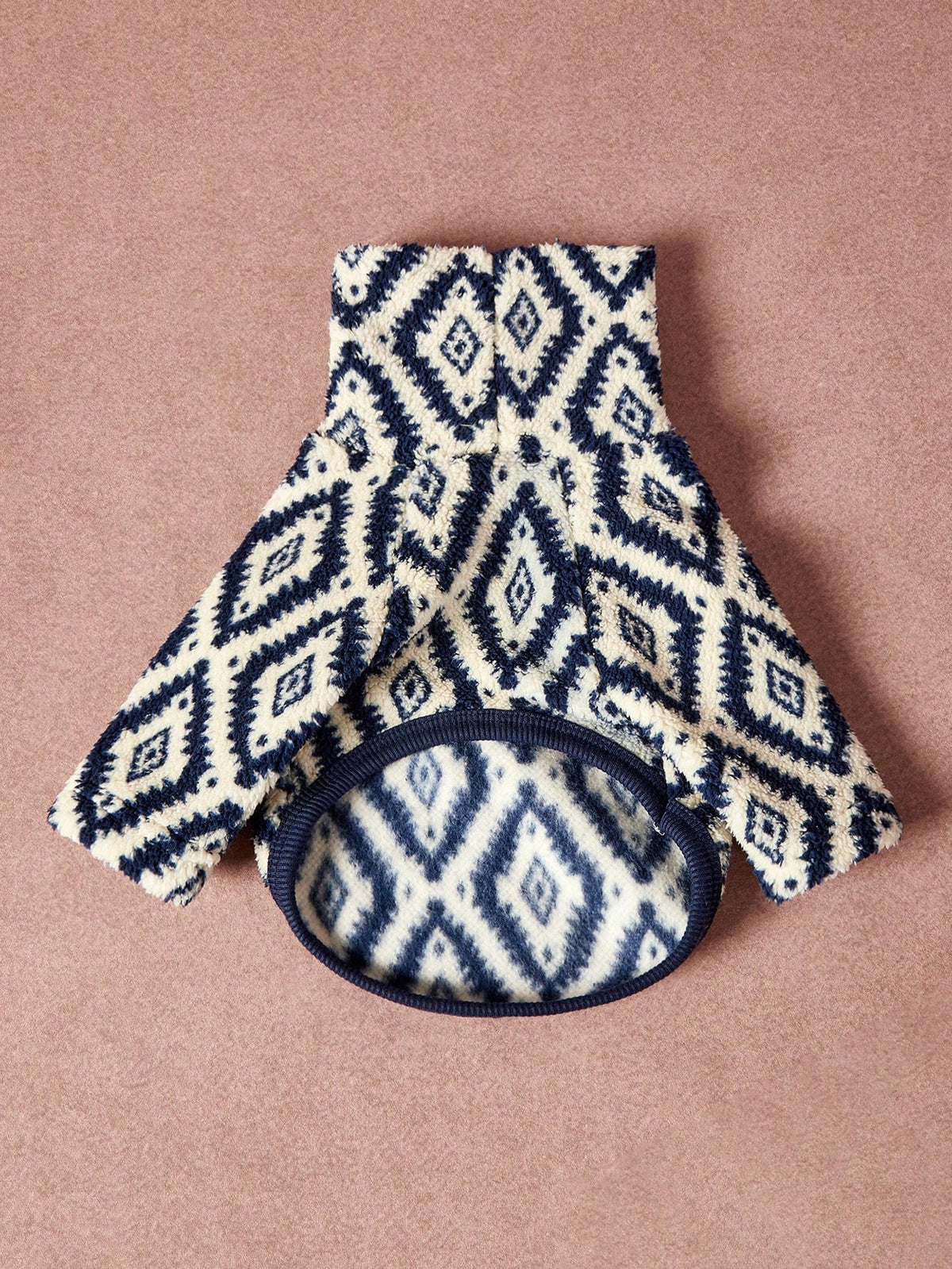 Geometric Pattern Dog Sweatshirt – Warm Plush High-Neck Pet Sweater