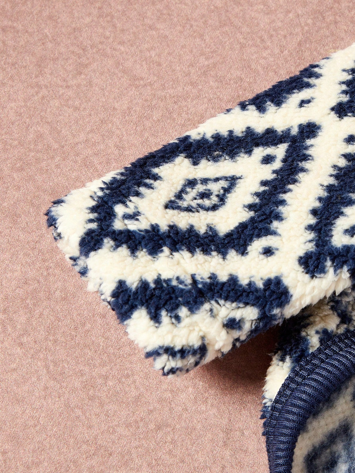 Geometric Pattern Dog Sweatshirt – Warm Plush High-Neck Pet Sweater