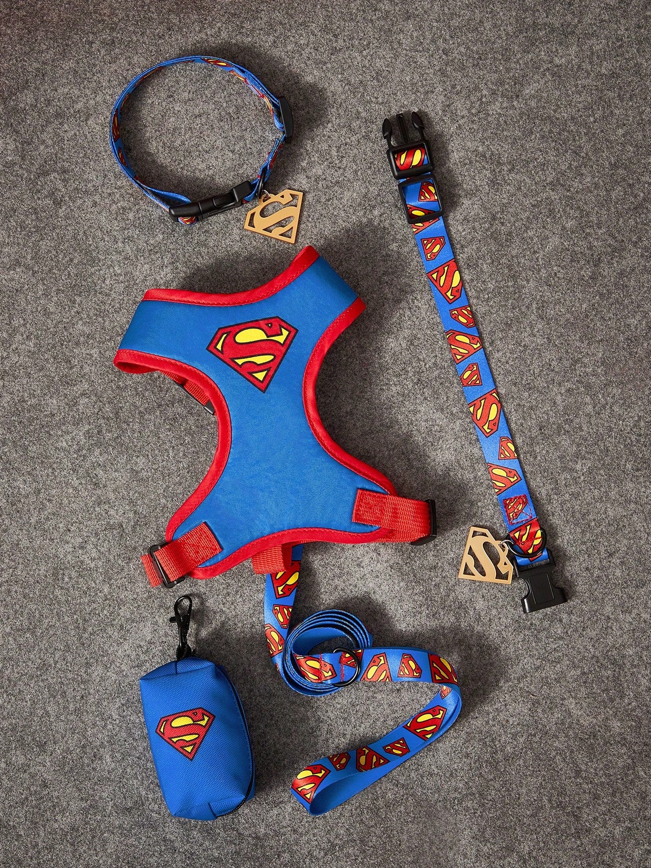 Superman Adjustable Pet Collar & Leash for Cats & Small Dogs