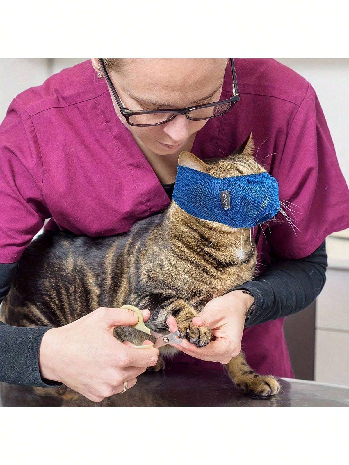 Cat Breathable Mask – Anti‑Scratch, Anti‑Bite, Adjustable Grooming & Bathing Muzzle